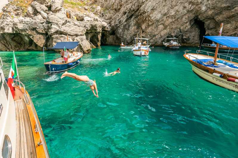 exclusive capri boat tour from sorrento