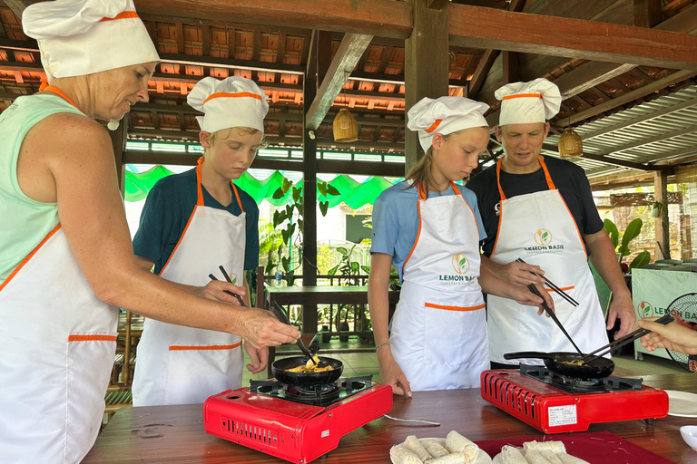 Bicicletta in campagna - Agricoltura - Mercato - Corso di cucina a Hoi AnTour di gruppo