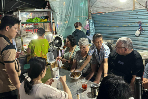 Tour gastronómico de rua em Da Nang Tour particular com guia de turismo LGBTPasseio de mota