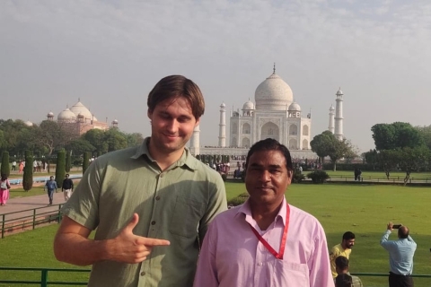 From Delhi: Taj Mahal and Agra Day Tour By Car Car, Driver, Monuments Tickets, Lunch and Tour Guide