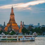 Bangkok: crociera al tramonto sul Chao Phraya con buffet e musica a bordo del Meridian