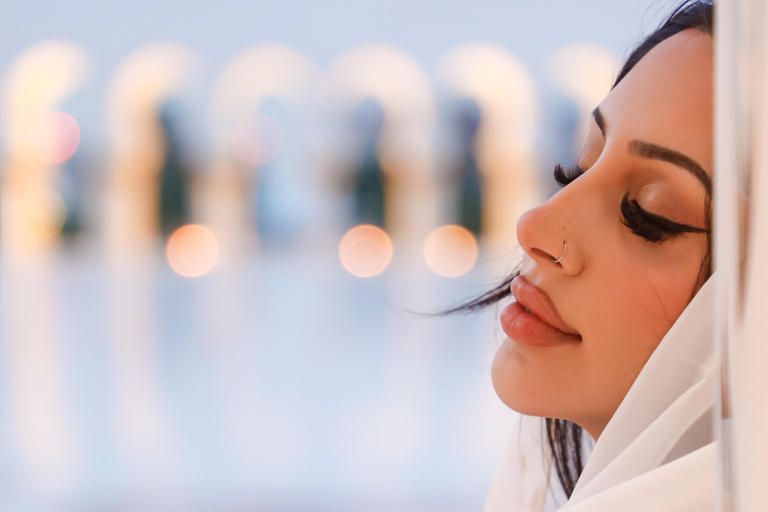 Abu Dhabi: Professional Photoshoot at Sheikh Zayed Mosque