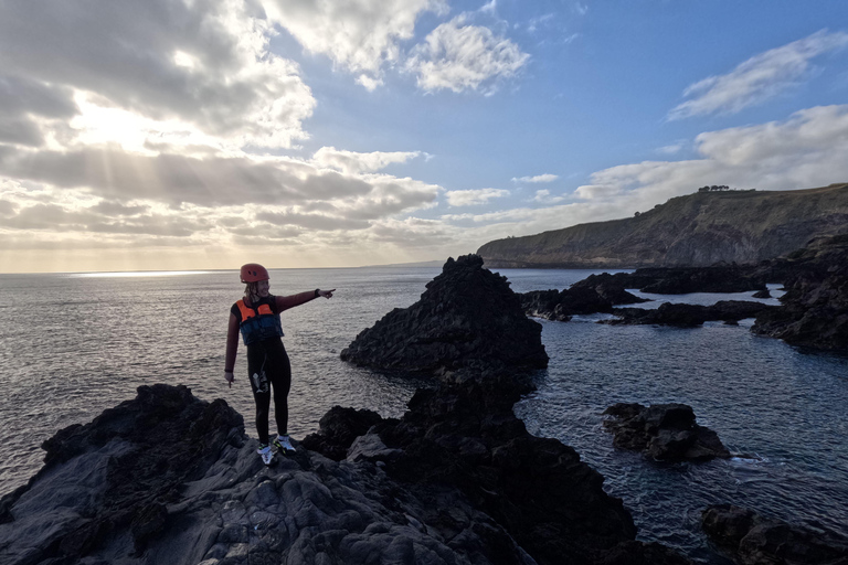 Azores Coasteering – Caloura l S. MiguelAzoren Coasteering – Caloura l S. Miguel