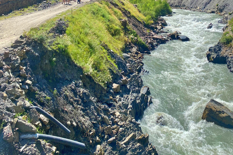 Depuis Tbilissi : La pittoresque vallée de Truso et le nouveau Gudauri