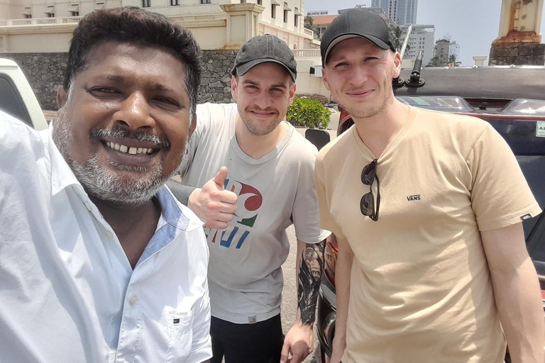 Colombo: Heritage Tuk Tuk Tour with Lunch & Local Guide