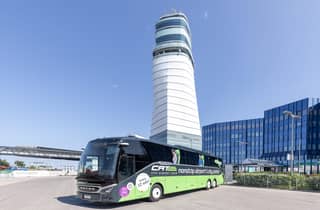 CAT mit dem Bus: Flughafen Wien - Wien Mitte