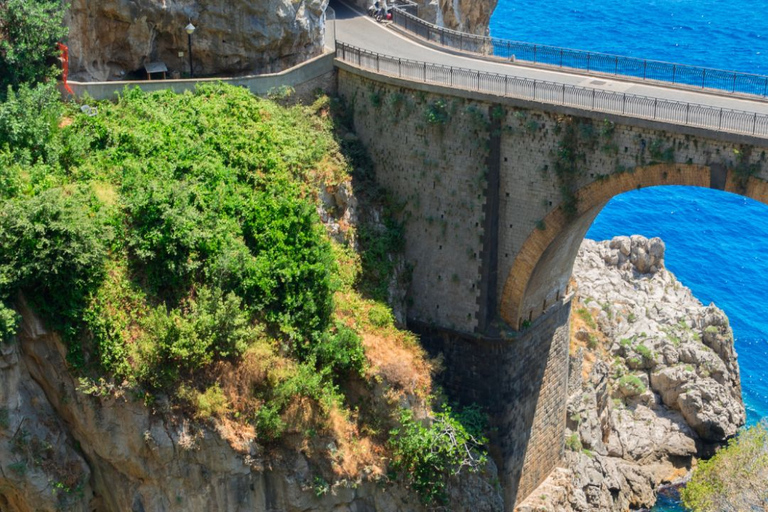 Costa Amalfitana: Excursión semiprivada de un día en tren de alta velocidadExcursión semiprivada de un día a la Costa Amalfitana en tren de alta velocidad