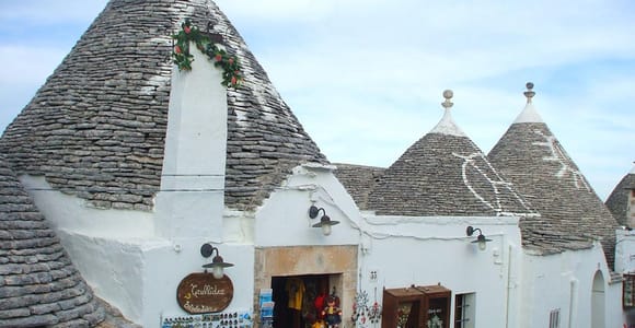 From Lecce: Alberobello trulli private day tour