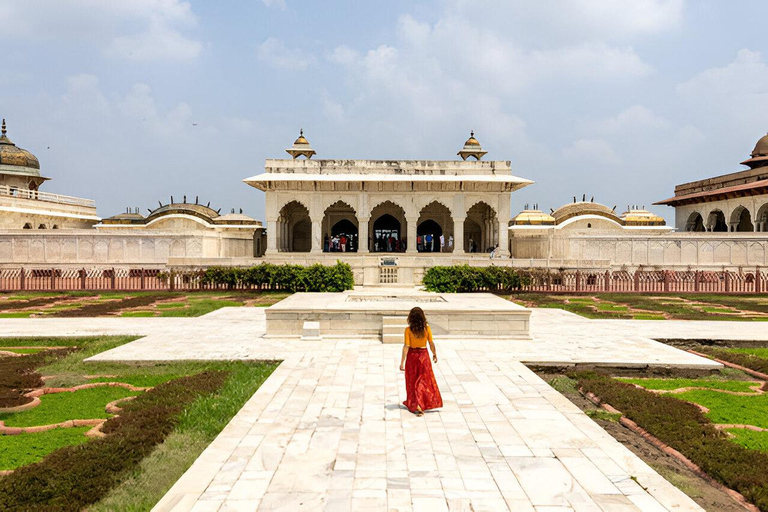 Agra: Taj Mahal & Agra Fort Guided Skip-the-Line Tour Taj Mahal Guided Tour (Tickets Not Included)