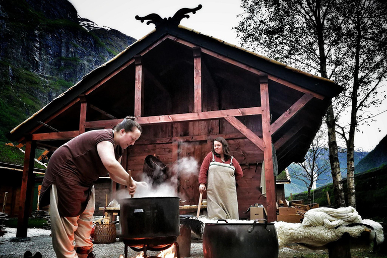 Bergen: Guided tour to Njardarheimr Viking Village Departure from Jekteviken Cruise Port, Bergen