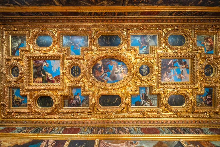 Venice: Exclusive Doge’s Palace Tour with Local Aperitivo English Tour