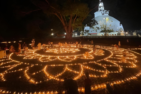 Anuradhapura: Guided Pvt Bike Tour with Lunch & Entry Ticket