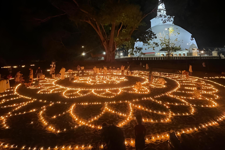 Anuradhapura: Guided Pvt Bike Tour with Lunch & Entry Ticket