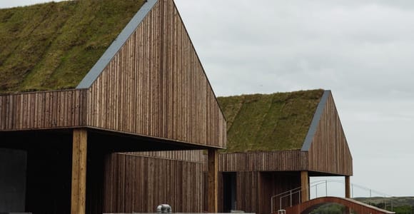 From Reykjavik: Lava Tunnel and Reykjaböð Hot Springs Tour