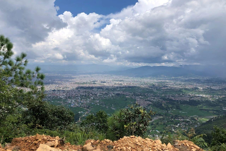 Katmandou : randonnée guidée à Champadevi Hill avec prise en chargeKatmandou : Randonnée guidée sur la colline de Champadevi avec prise en charge