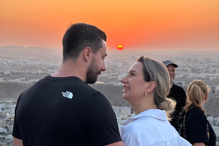 Muscat: Sunset Mountain Tour with Dinner and Transfers