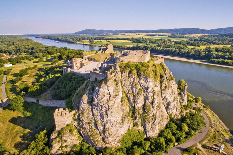 Vanuit Wenen: dagtrip met gids naar Bratislava &amp; het ultieme SlowakijePrivétour