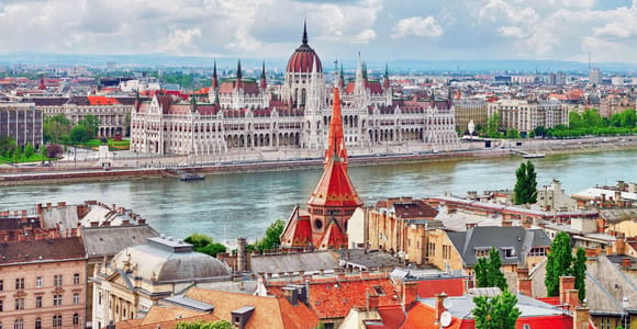 Von Wien aus: Bratislava und Budapest – geführte Tagestour