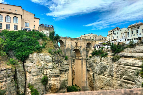 Weiße Dörfer und Ronda: Tagesausflug von Sevilla aus.