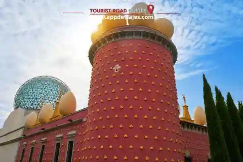 Barcelona: Tour Private Dalí, Boat & Cadaqués