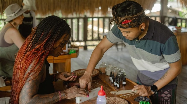 Ubud: Incense-Making Class with Snacks and Shuttle Option