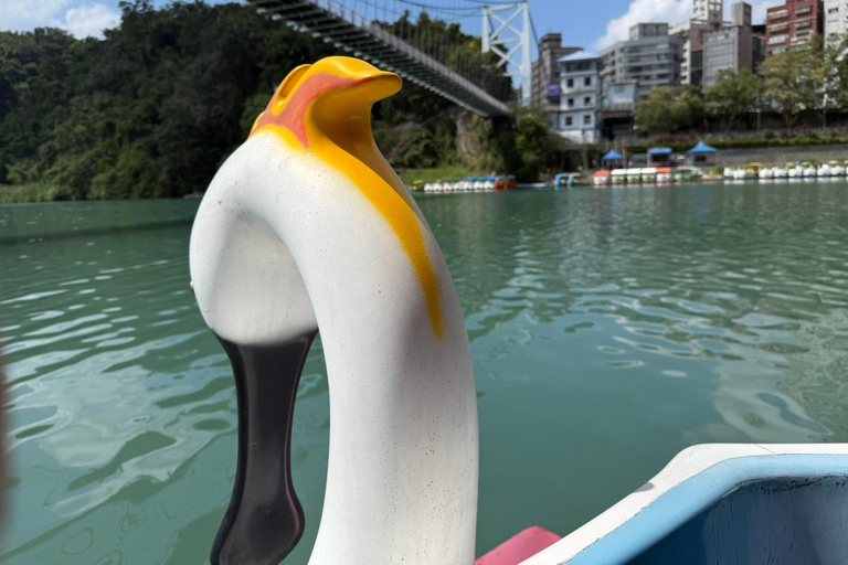 Taipei: Neidong Forest, Luxury Hot Spring & Bitan Boat Ride