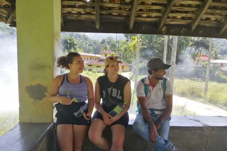 Kandy: Knuckles Mountain Range Full-Day Hike with Lunch