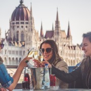 Budapest: Crociera turistica con prosecco e vino illimitati