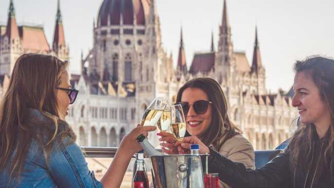 Budapest: Unlimited Prosecco and Wine Sightseeing Cruise