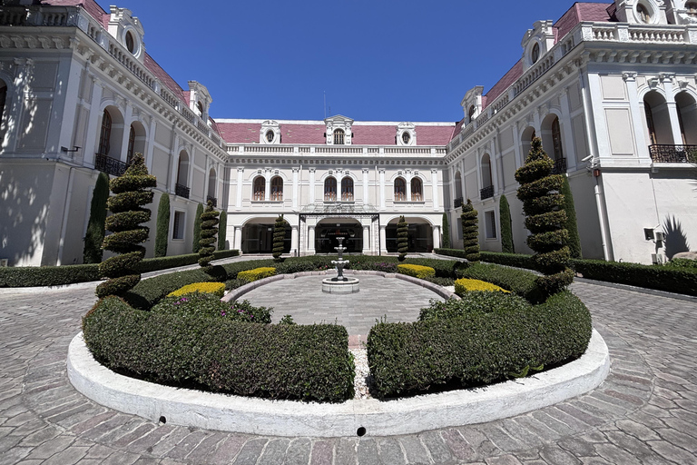 Quito - La Mariscal District: heritage houses and the artisan market 2 Short