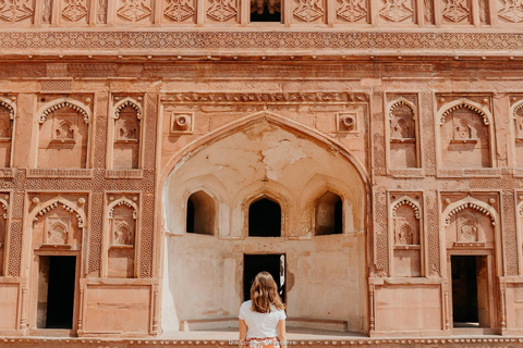 Tour della città vecchia di Agra con cibo di strada e veicolo opzionaleTour della Città Vecchia, Street Food, Guida turistica con Tuk Tuk