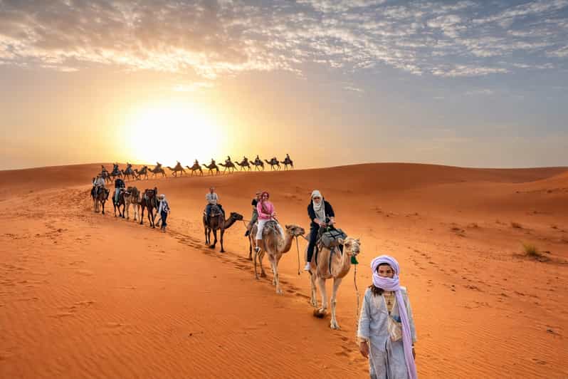 Merzouga : 2 nuits dans un campement avec balade en chameau et dîner - dromadaire