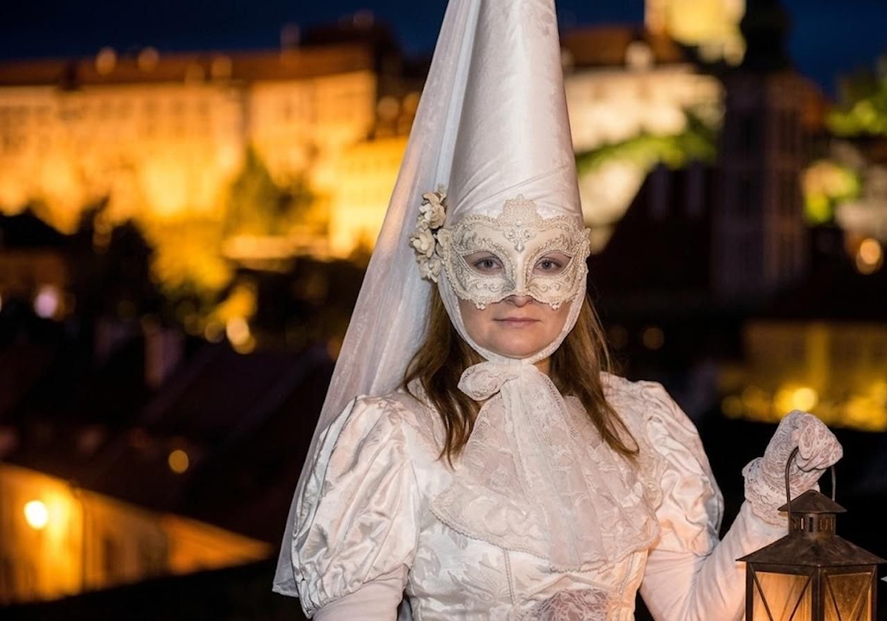 Nachtrundgang der Weißen Frau: Ein kostümierter Rundgang durch Český Krumlov