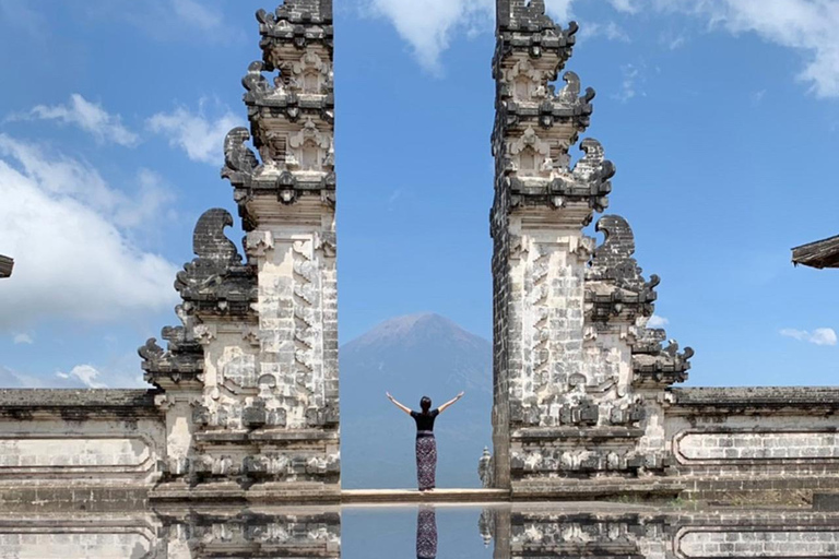 Templo de Lempuyang: Cachoeira Kanto Lampo / Viagem de 1 dia particularTour particular / Ingressos e taxas de entrada com tudo incluído.