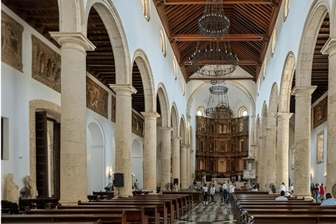 Cartagena: &quot;Route door de koloniale tempels&quot;. Geschiedenis en architectuur.