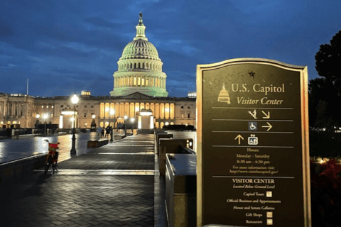 Washington DC: Tour notturno Hop-on Hop-off con navettaTour esteso