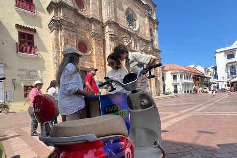 Cartagena: Private Guided City Tour by Tuk-Tuk Cartagena: Private Guided City Tour by Tuk-Tuk