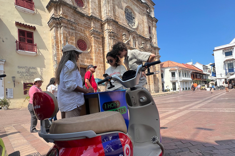 Cartagena: Private Guided City Tour by Tuk-Tuk Cartagena: Private Guided City Tour by Tuk-Tuk