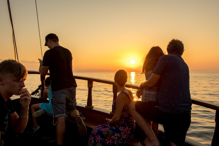 Rethymno: Sunset Cruise with Drinks and Snacks