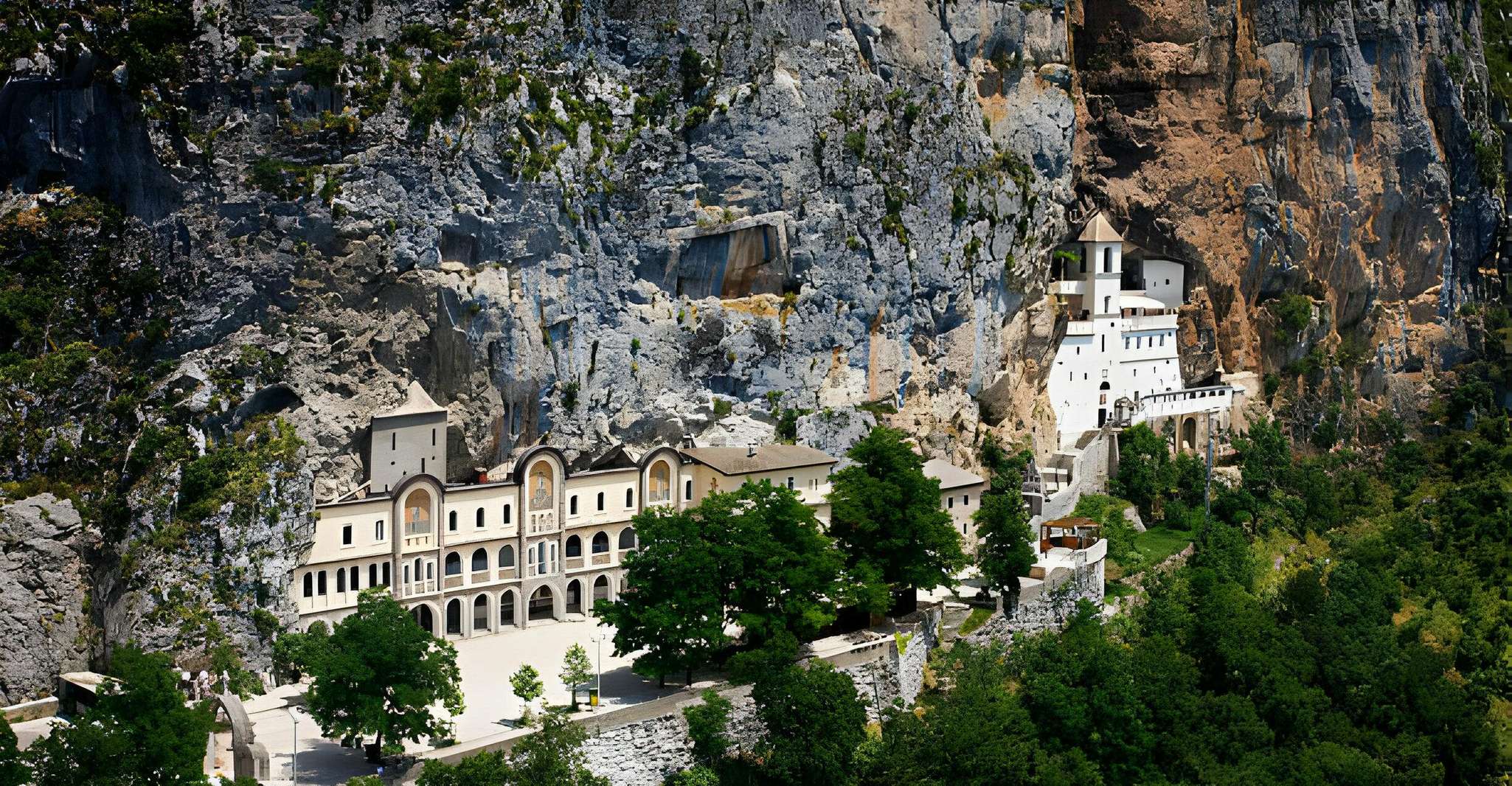 Private Half-Day Ostrog Monastery tour - Housity