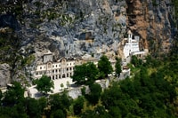 Private Half-Day Ostrog Monastery tour - Housity