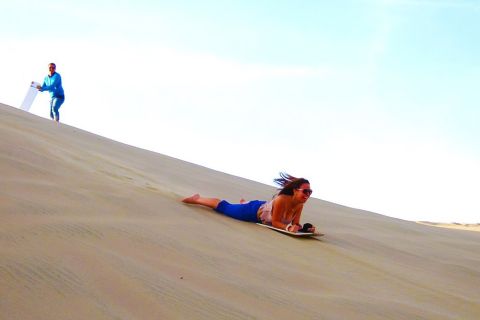Van Ica: Huacachina Lagoon & Desert Trip met sandboarden