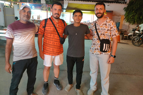 Varanasi: City Tour with Temples, Ghats, and Museums