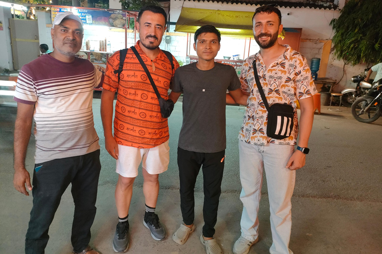 Varanasi: City Tour with Temples, Ghats, and Museums