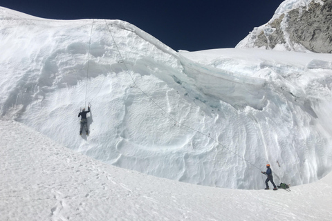 Pisco Glacier: Summit Climb and Acclimatization in the Cordillera Blanca Pisco Peak: Ascent to the Summit plus 3 Days of Gradual Acclimatization