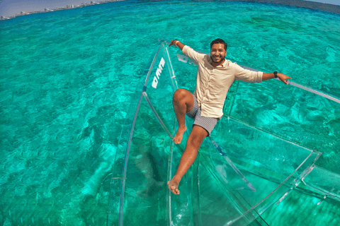 Isla Mujeres: Excursion Crystal Boat Tour at the Caribbean Isla Mujeres: Transparent Boat Tour