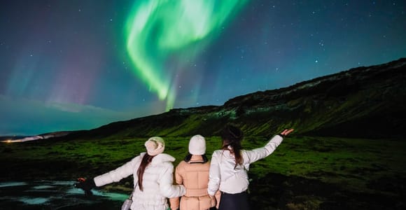 Reykjavík: Small-Group Northern Lights Super Jeep Tour