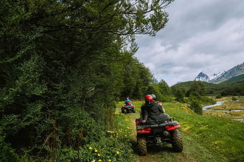 Ushuaia: Adventure and Fueguina Fauna with Animal Encounter of Your Choice Ushuaia: Adventure and Fueguina Fauna with Animal Encounter - Huskie Walk-