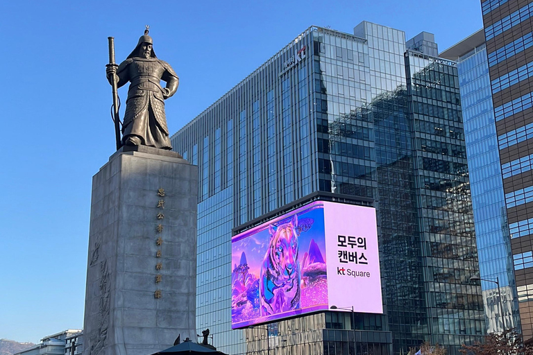 Walking through the heart of Seoul. Tour in Spanish