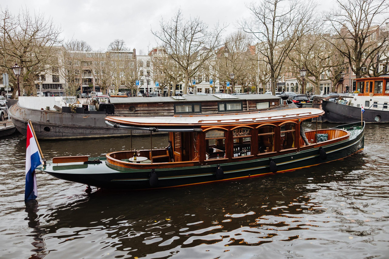 Amsterdam: Luxury Canal Cruise with Drinks and live Guide